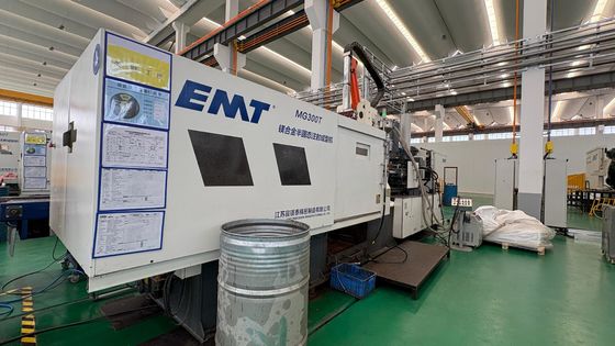 अच्छी कीमत 150 Mm Ejector Stroke Magnesium Alloy Die Casting Machine with 5000 KN Clamping Force and 380V/50Hz Power Supply ऑनलाइन