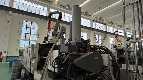 अच्छी कीमत Thixomolding Technology Magnesium Alloy Die Casting Machine with 5000 KN Clamping Force and 10-285rpm Screw Speed for 50Hz Power Supply ऑनलाइन